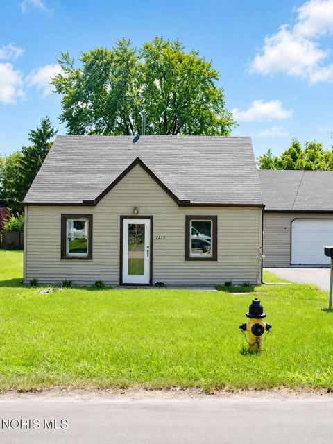 Photo of 5235 Patriot Drive, Toledo, OH 43611 (MLS # 10007979)
