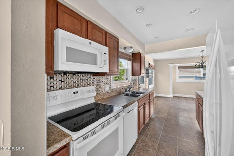 Tiny photo for 2633 Detwiler Drive, Toledo, OH 43611 (MLS # 10014428)