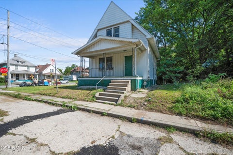 Tiny photo for 628 Blair Court, Toledo, OH 43604 (MLS # 10013471)