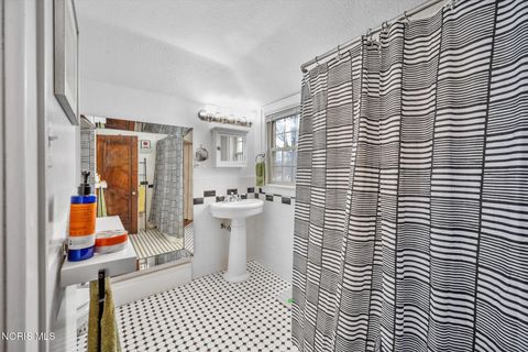 Tiny photo for 1732 Wildwood Road, Toledo, OH 43614 (MLS # 10004829)