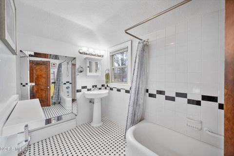 Tiny photo for 1732 Wildwood Road, Toledo, OH 43614 (MLS # 10004829)