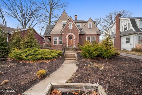 Tiny photo for 1732 Wildwood Road, Toledo, OH 43614 (MLS # 10004829)