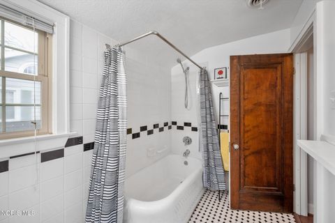 Tiny photo for 1732 Wildwood Road, Toledo, OH 43614 (MLS # 10004829)