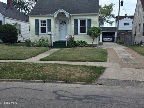Tiny photo for 2517 Ivy Place, Toledo, OH 43613 (MLS # 10010209)