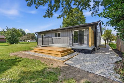 Tiny photo for 888 Lincoln Avenue, Fostoria, OH 44830 (MLS # 10010897)