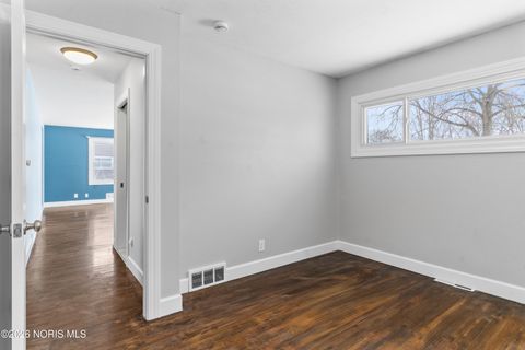 Tiny photo for 1033 Anderson Avenue, Maumee, OH 43537 (MLS # 10003721)