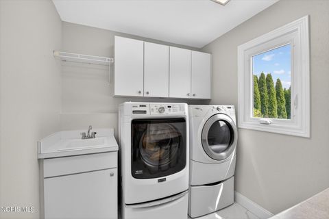Tiny photo for 3159 Estuary Place, Maumee, OH 43537 (MLS # 10007474)