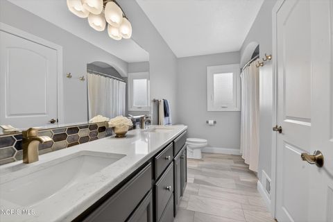 Tiny photo for 3159 Estuary Place, Maumee, OH 43537 (MLS # 10007474)