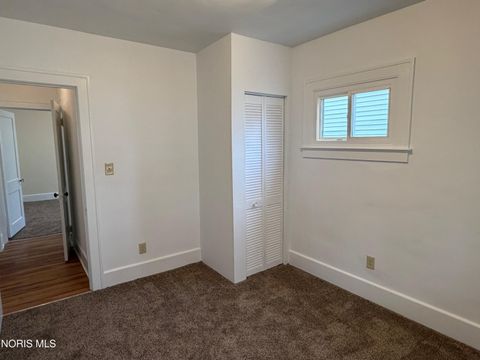 Tiny photo for 1723 Evansdale Avenue, Toledo, OH 43607 (MLS # 10004803)