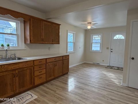 Tiny photo for 1723 Evansdale Avenue, Toledo, OH 43607 (MLS # 10004803)