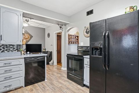 Tiny photo for 400 Coe Street, Tiffin, OH 44883 (MLS # 10007187)