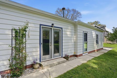 Tiny photo for 400 Coe Street, Tiffin, OH 44883 (MLS # 10007187)