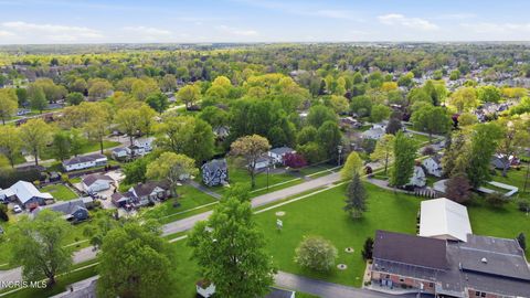 Tiny photo for 400 Coe Street, Tiffin, OH 44883 (MLS # 10007187)