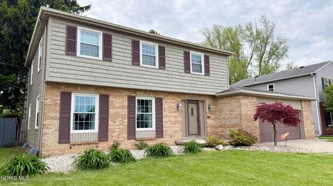 Photo of 1215 Eastland Drive, Oregon, OH 43616 (MLS # 10007878)