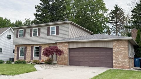 Tiny photo for 1215 Eastland Drive, Oregon, OH 43616 (MLS # 10007878)