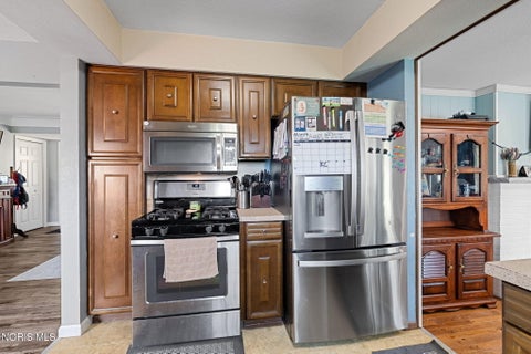 Tiny photo for 5736 Starr Avenue, Oregon, OH 43616 (MLS # 10012896)