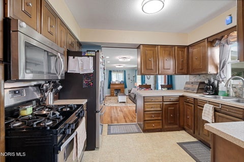 Tiny photo for 5736 Starr Avenue, Oregon, OH 43616 (MLS # 10012896)