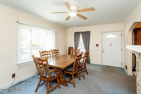 Tiny photo for 2149 Westbrook Drive, Toledo, OH 43613 (MLS # 10001916)