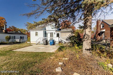 Tiny photo for 2149 Westbrook Drive, Toledo, OH 43613 (MLS # 10001916)