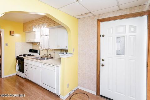 Tiny photo for 2149 Westbrook Drive, Toledo, OH 43613 (MLS # 10001916)