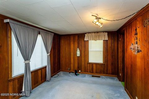 Tiny photo for 2149 Westbrook Drive, Toledo, OH 43613 (MLS # 10001916)