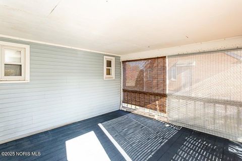 Tiny photo for 2149 Westbrook Drive, Toledo, OH 43613 (MLS # 10001916)