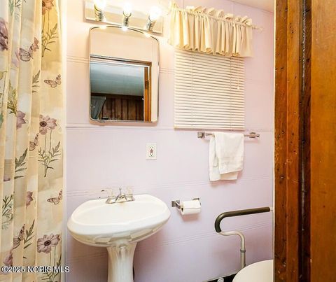 Tiny photo for 2149 Westbrook Drive, Toledo, OH 43613 (MLS # 10001916)