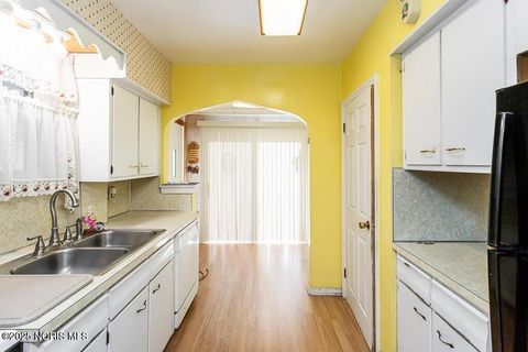 Tiny photo for 2149 Westbrook Drive, Toledo, OH 43613 (MLS # 10001916)