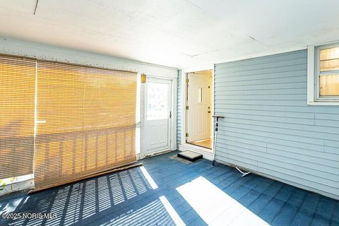 Tiny photo for 2149 Westbrook Drive, Toledo, OH 43613 (MLS # 10001916)