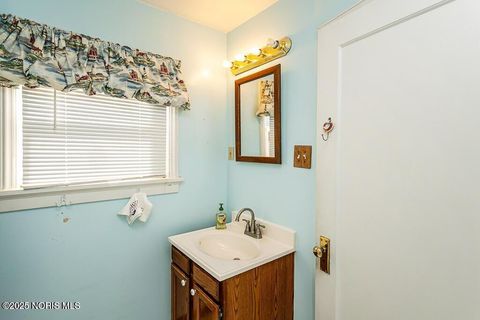 Tiny photo for 2149 Westbrook Drive, Toledo, OH 43613 (MLS # 10001916)