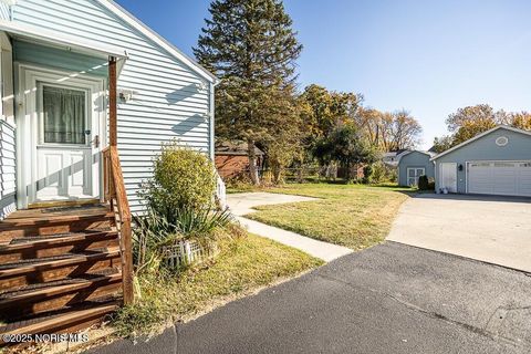 Tiny photo for 2149 Westbrook Drive, Toledo, OH 43613 (MLS # 10001916)