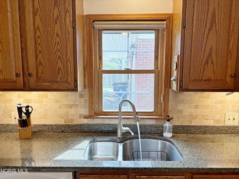 Tiny photo for 812 Fairview Avenue, Bowling Green, OH 43402 (MLS # 10006419)