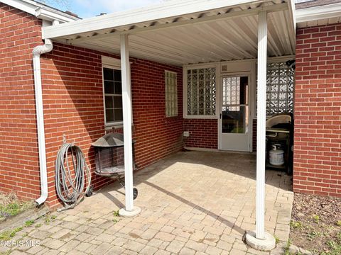 Tiny photo for 812 Fairview Avenue, Bowling Green, OH 43402 (MLS # 10006419)