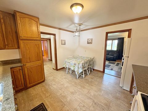 Tiny photo for 812 Fairview Avenue, Bowling Green, OH 43402 (MLS # 10006419)