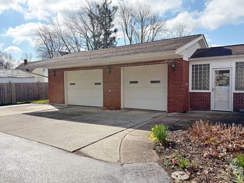 Tiny photo for 812 Fairview Avenue, Bowling Green, OH 43402 (MLS # 10006419)