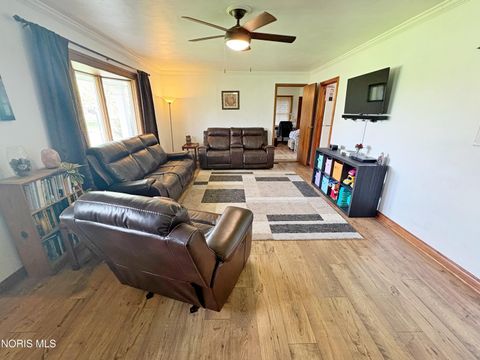 Tiny photo for 812 Fairview Avenue, Bowling Green, OH 43402 (MLS # 10006419)