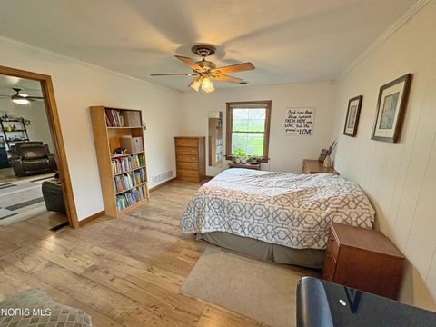 Tiny photo for 812 Fairview Avenue, Bowling Green, OH 43402 (MLS # 10006419)