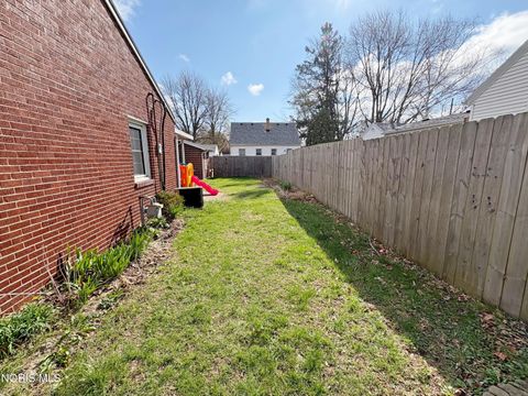 Tiny photo for 812 Fairview Avenue, Bowling Green, OH 43402 (MLS # 10006419)
