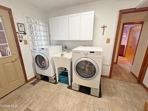 Tiny photo for 812 Fairview Avenue, Bowling Green, OH 43402 (MLS # 10006419)