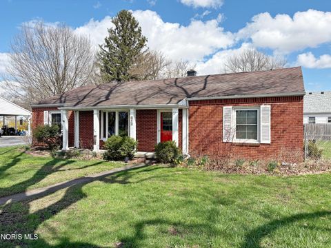 Photo of 812 Fairview Avenue, Bowling Green, OH 43402 (MLS # 10006419)