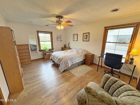 Tiny photo for 812 Fairview Avenue, Bowling Green, OH 43402 (MLS # 10006419)