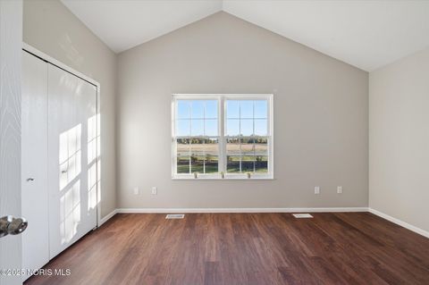 Tiny photo for 29918 Zachary Lane, Rossford, OH 43460 (MLS # 10000243)