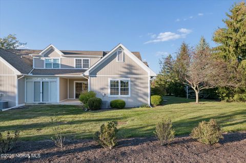 Tiny photo for 29918 Zachary Lane, Rossford, OH 43460 (MLS # 10000243)