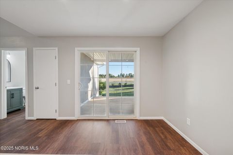 Tiny photo for 29918 Zachary Lane, Rossford, OH 43460 (MLS # 10000243)