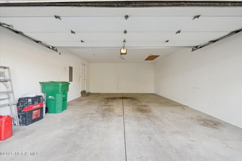 Tiny photo for 29918 Zachary Lane, Rossford, OH 43460 (MLS # 10000243)