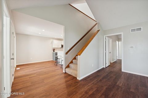 Tiny photo for 29918 Zachary Lane, Rossford, OH 43460 (MLS # 10000243)
