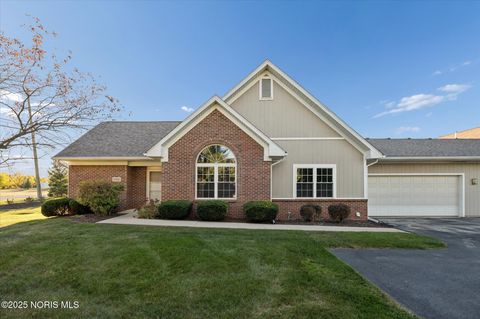 Tiny photo for 29918 Zachary Lane, Rossford, OH 43460 (MLS # 10000243)
