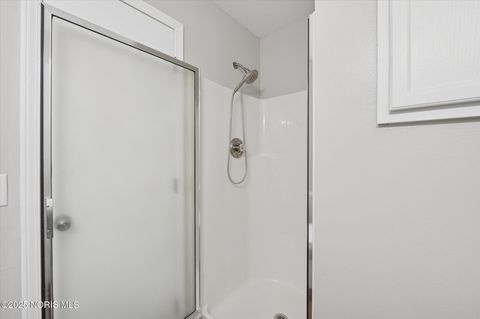Tiny photo for 29918 Zachary Lane, Rossford, OH 43460 (MLS # 10000243)