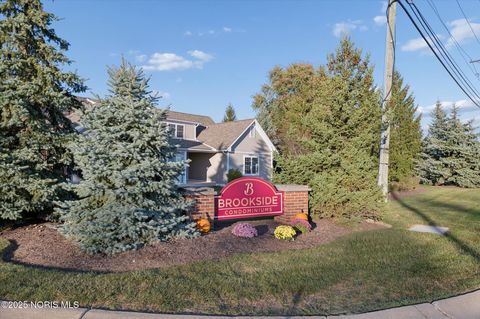 Tiny photo for 29918 Zachary Lane, Rossford, OH 43460 (MLS # 10000243)