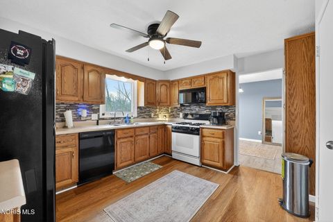 Tiny photo for 10325 Cliffwood Road, Perrysburg, OH 43551 (MLS # 10004524)